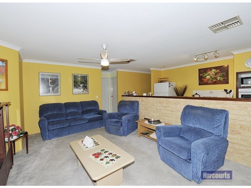 37 Casuarina Drive, Halls Head WA 6210