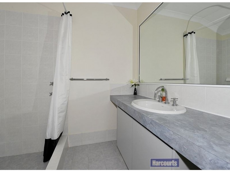 72 Floribunda Avenue, Halls Head WA 6210