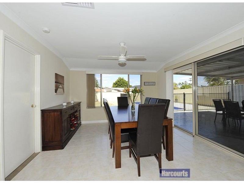 72 Floribunda Avenue, Halls Head WA 6210