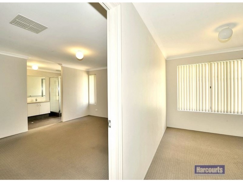 18 Scottsdale Turn, Meadow Springs WA 6210