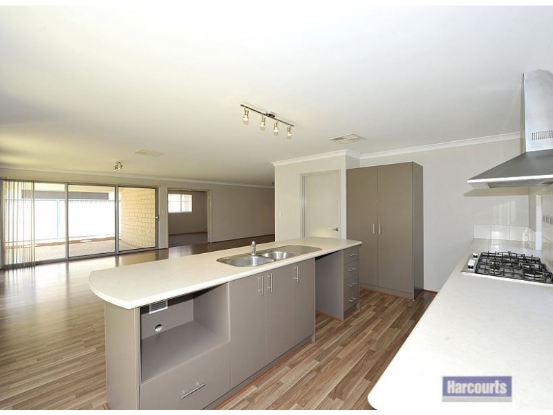 18 Scottsdale Turn, Meadow Springs WA 6210