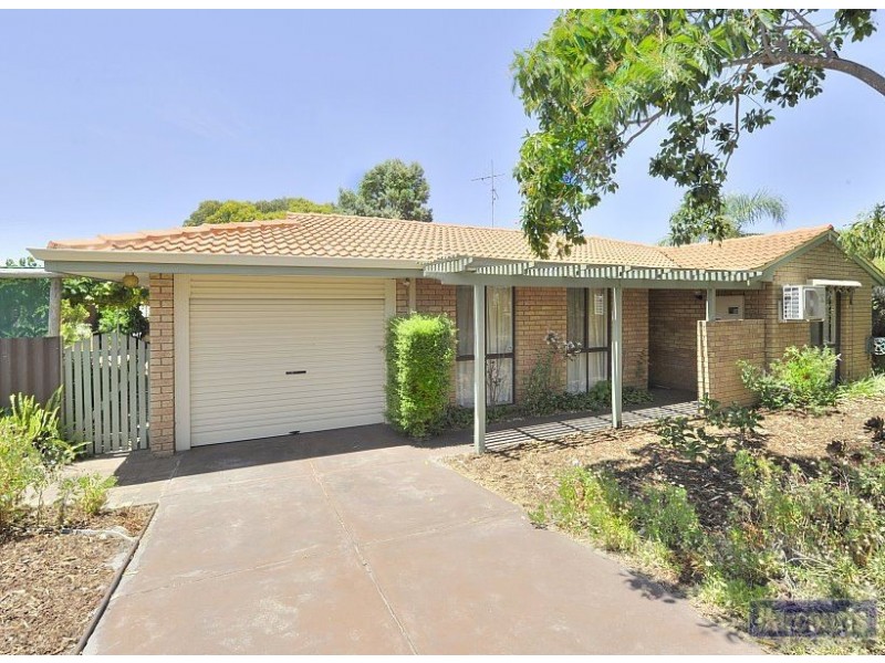 14 Honeysuckle Ramble, Halls Head WA 6210