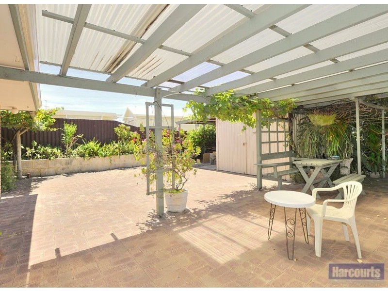 14 Honeysuckle Ramble, Halls Head WA 6210