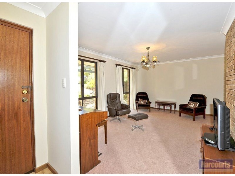 14 Honeysuckle Ramble, Halls Head WA 6210