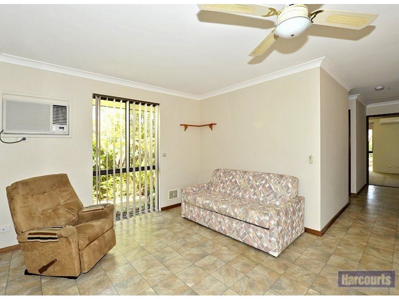 14 Honeysuckle Ramble, Halls Head WA 6210