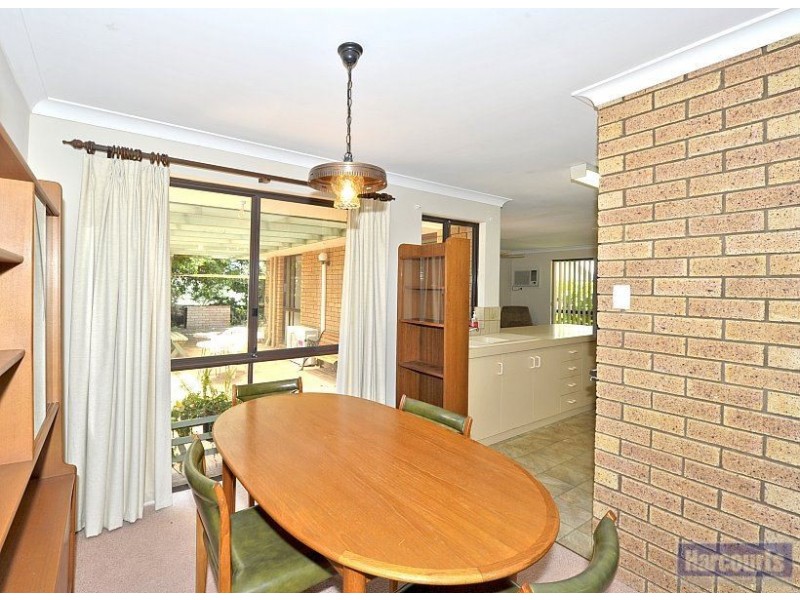 14 Honeysuckle Ramble, Halls Head WA 6210