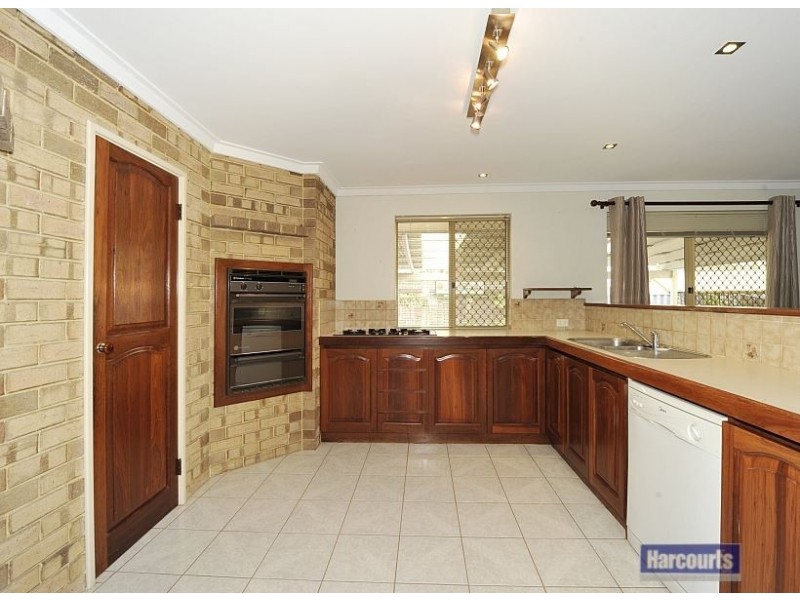 5 Summerlea Avenue, Meadow Springs WA 6210