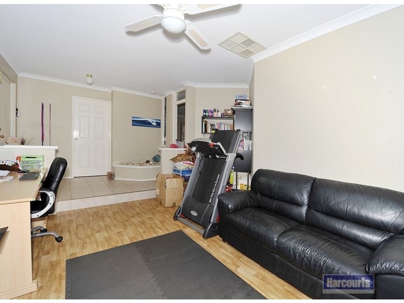 71 Admiralty Crescent, Halls Head WA 6210