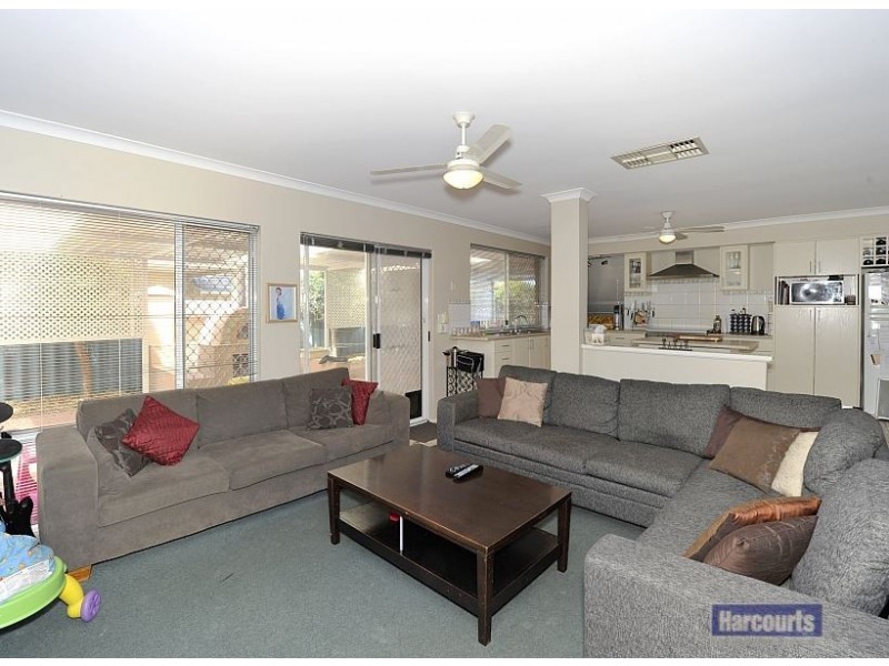 71 Admiralty Crescent, Halls Head WA 6210