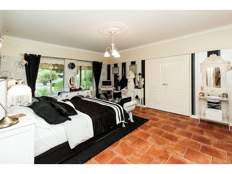 1 Butler Retreat, Waroona WA 6215