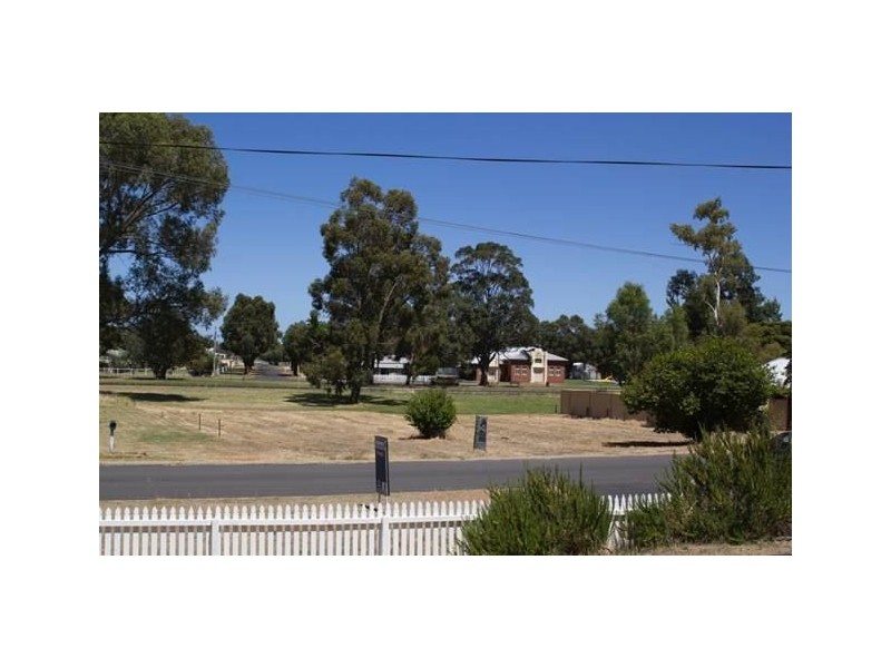 8 McDowell Street, Yarloop WA 6218