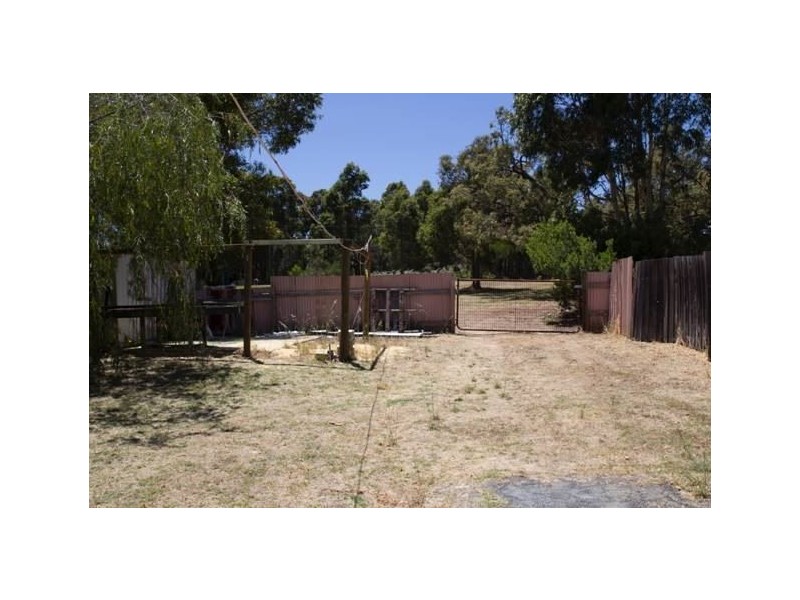8 McDowell Street, Yarloop WA 6218