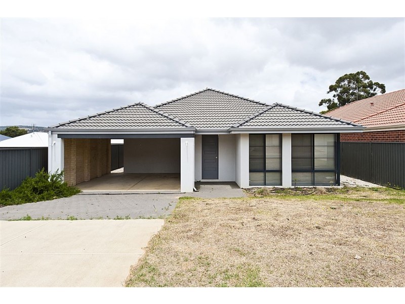 11b Wood Ave, Waroona WA 6215