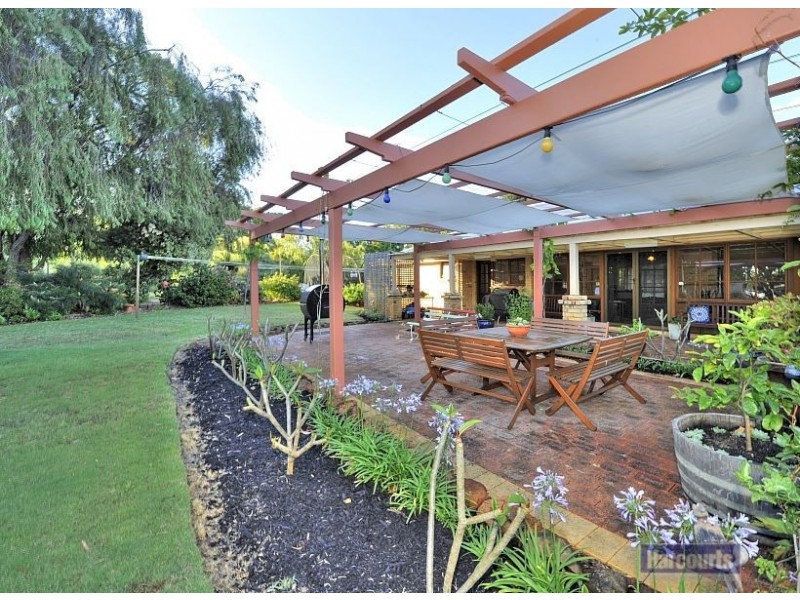 64 Nutbush Avenue, Falcon WA 6210