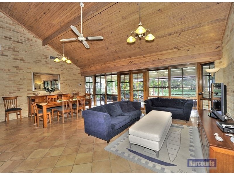 64 Nutbush Avenue, Falcon WA 6210