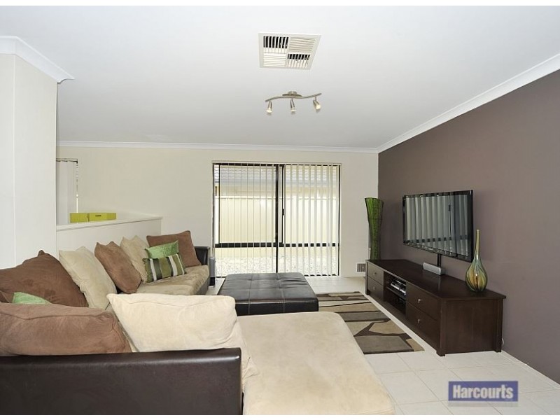 17 Mawson Grange, Lakelands WA 6180