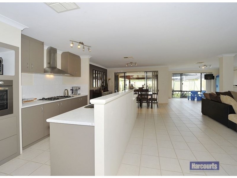 17 Mawson Grange, Lakelands WA 6180