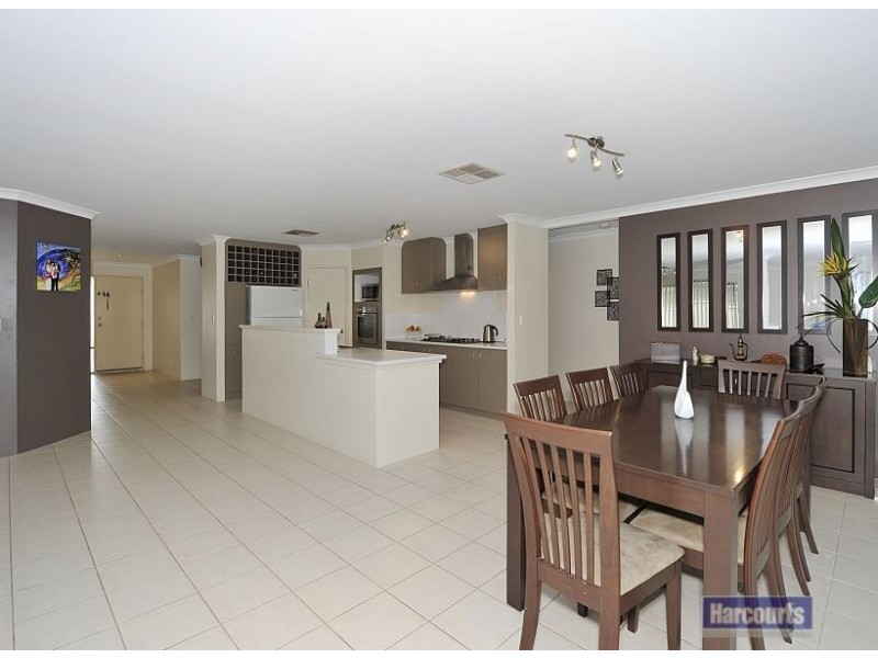 17 Mawson Grange, Lakelands WA 6180