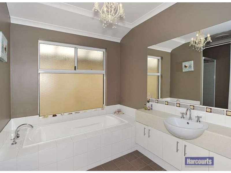 5 Agonis Way, Wannanup WA 6210