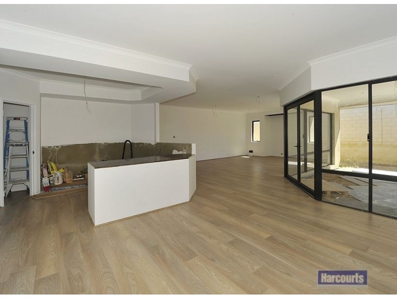 3B Oleander Place, Halls Head WA 6210