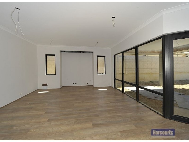 3B Oleander Place, Halls Head WA 6210