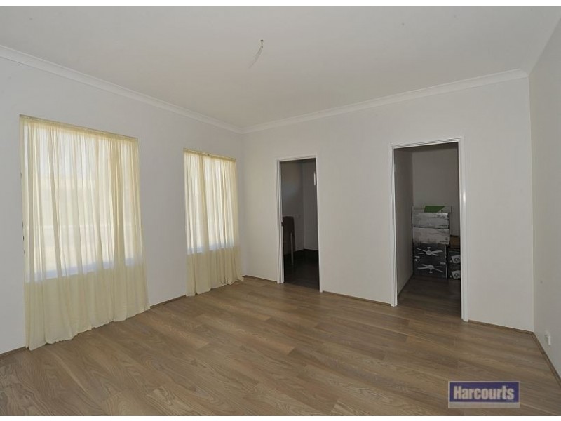 3B Oleander Place, Halls Head WA 6210