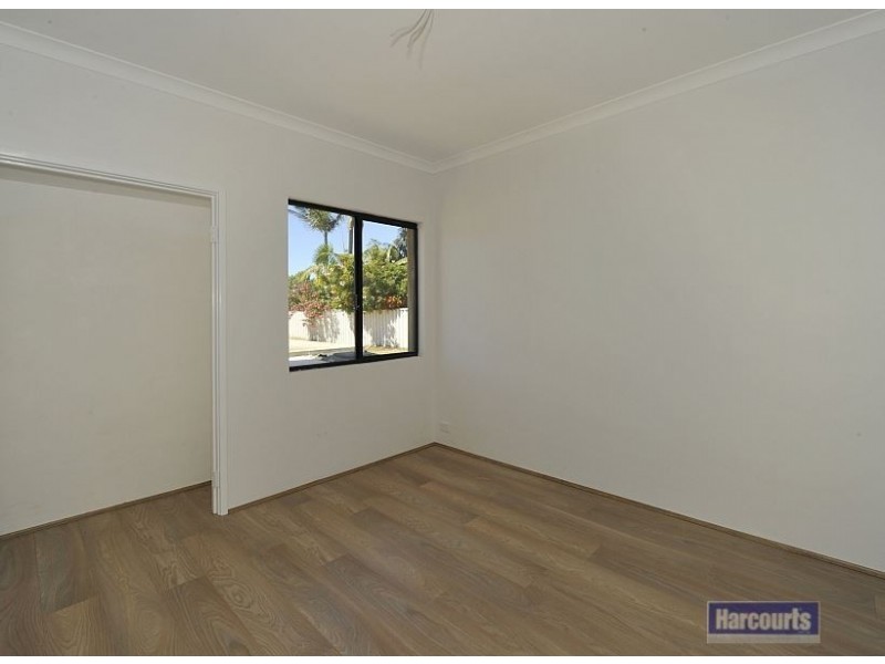 3B Oleander Place, Halls Head WA 6210