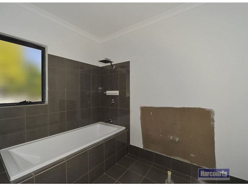 3B Oleander Place, Halls Head WA 6210