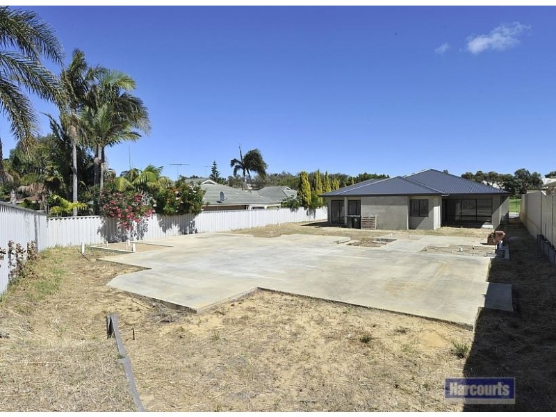 3A oleander Place, Halls Head WA 6210