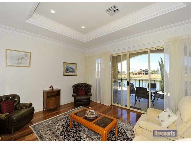 7 Twilight Court, Dudley Park WA 6210