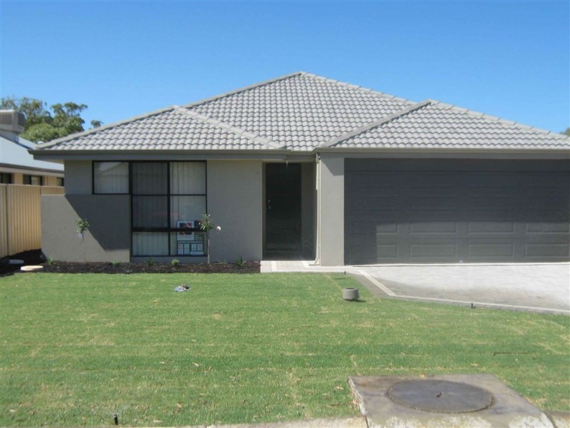 18 MENNA BRACE, Greenfields WA 6210