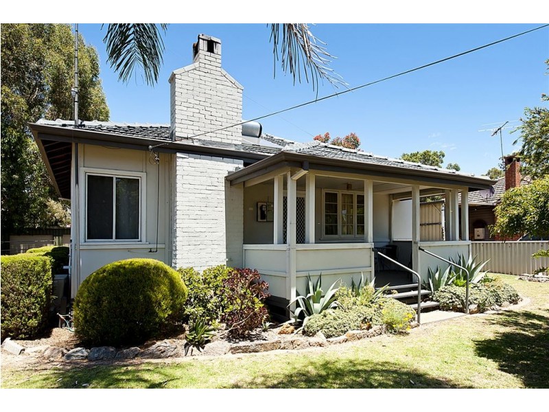 9 De Hamel Street, Waroona WA 6215