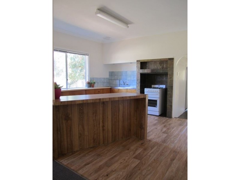 9 De Hamel Street, Waroona WA 6215