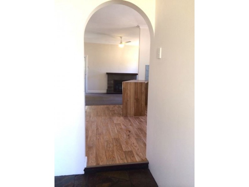 9 De Hamel Street, Waroona WA 6215