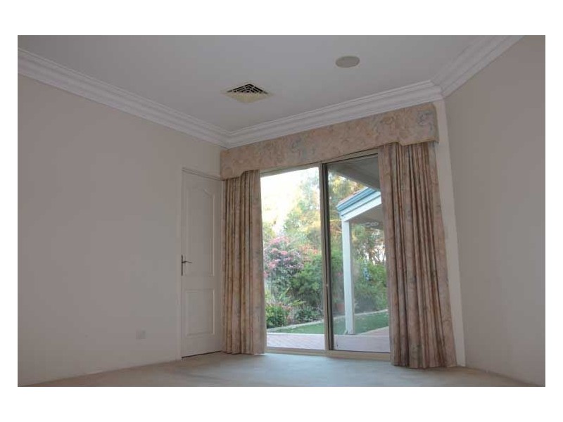 18 Monroe Retreat, Meadow Springs WA 6210