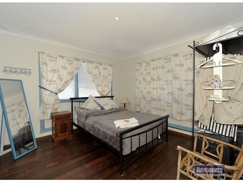 16 Leander Street, Falcon WA 6210