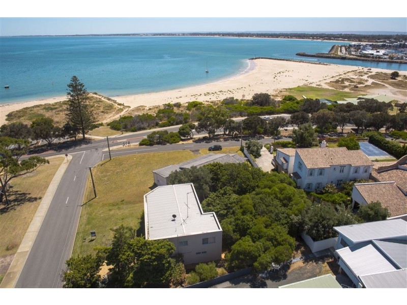 3 Janis Street, Halls Head WA 6210