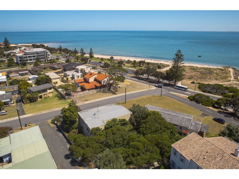 3 Janis Street, Halls Head WA 6210