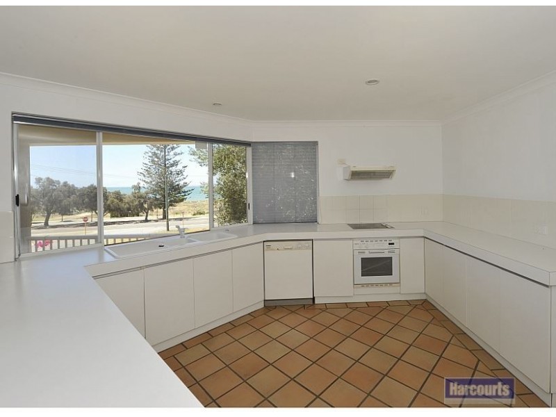 3 Janis Street, Halls Head WA 6210