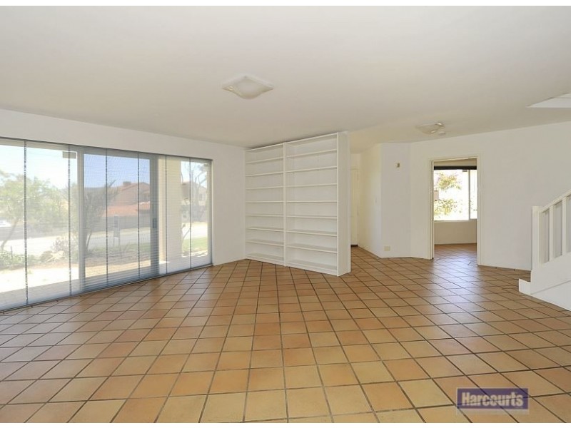 3 Janis Street, Halls Head WA 6210