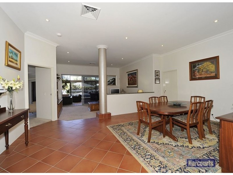 9 Quayside Close, Halls Head WA 6210