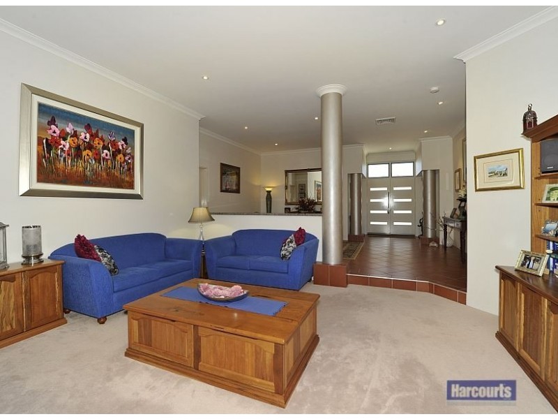 9 Quayside Close, Halls Head WA 6210