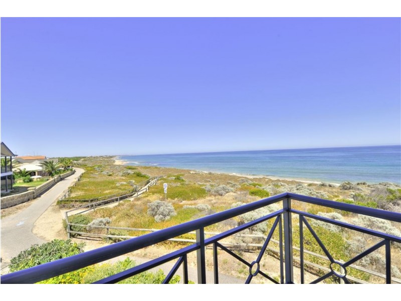 2/21 Caravel Way, Halls Head WA 6210