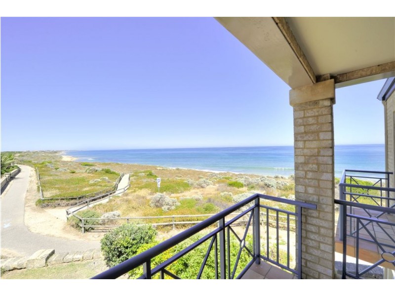 2/21 Caravel Way, Halls Head WA 6210