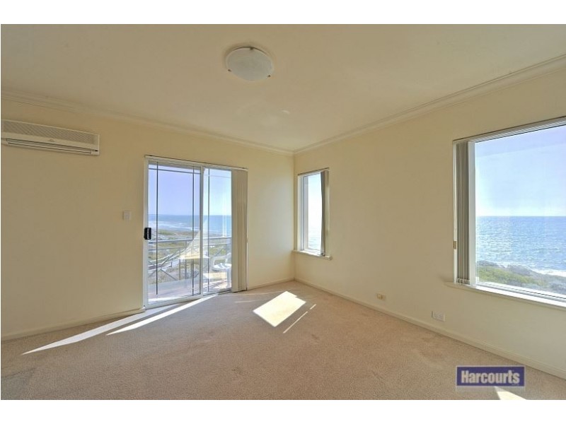 2/21 Caravel Way, Halls Head WA 6210