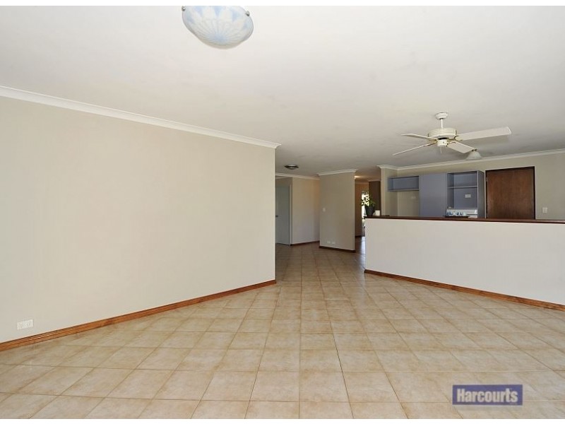 57 Floribunda Avenue, Halls Head WA 6210