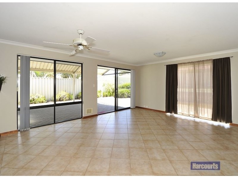 57 Floribunda Avenue, Halls Head WA 6210