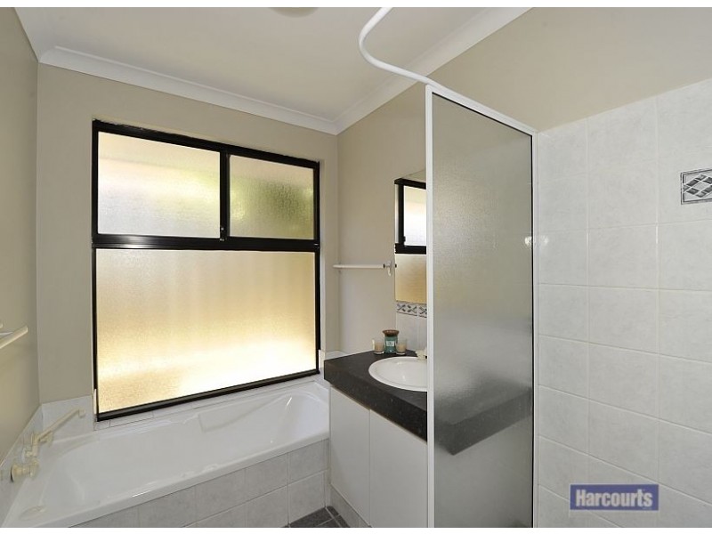 57 Floribunda Avenue, Halls Head WA 6210