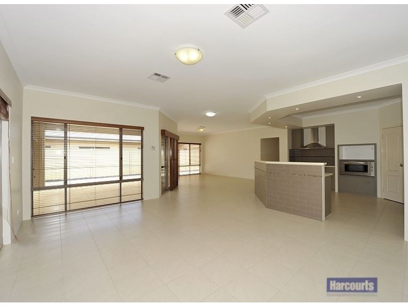 63 Midsummer Circle, Pinjarra WA 6208