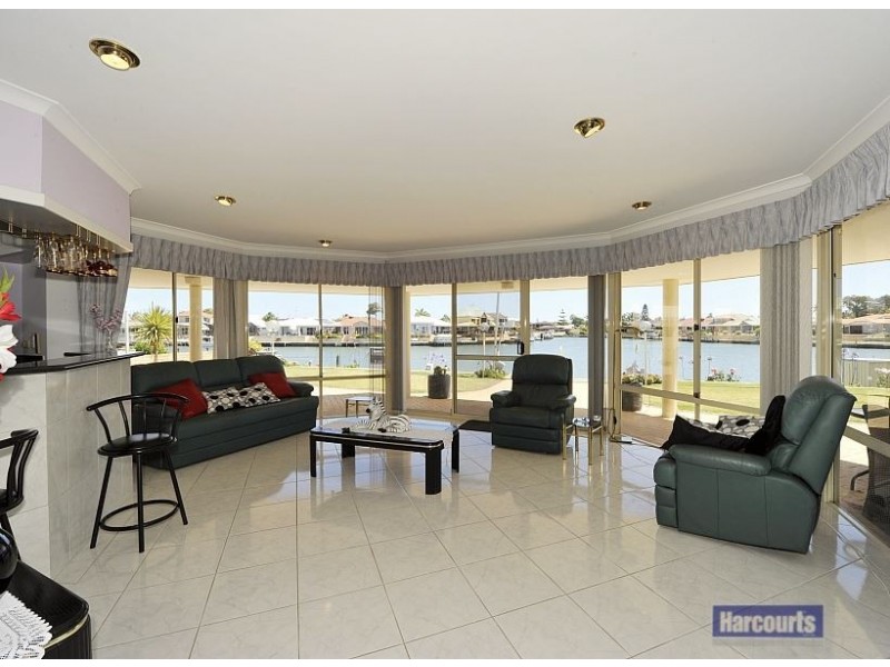 14 Warren Place, Dudley Park WA 6210